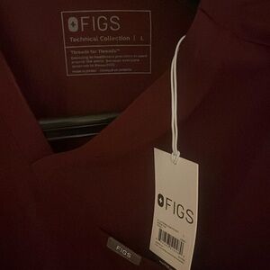 NEW Figs scrubs.Livingston pants size Large. Catarina scrub top size Large